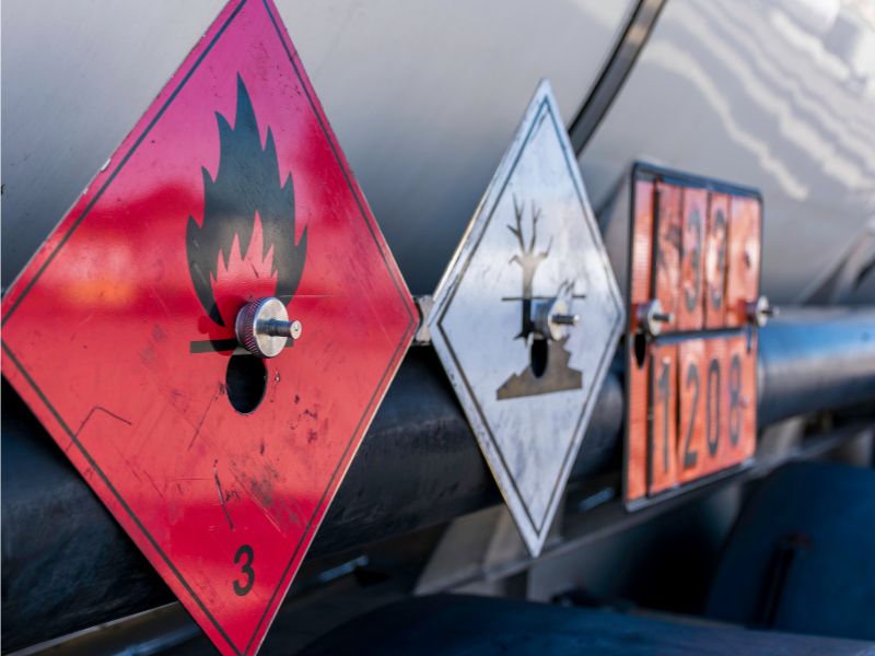 ADR – transport i&nbsp;logistyka towarów niebezpiecznych