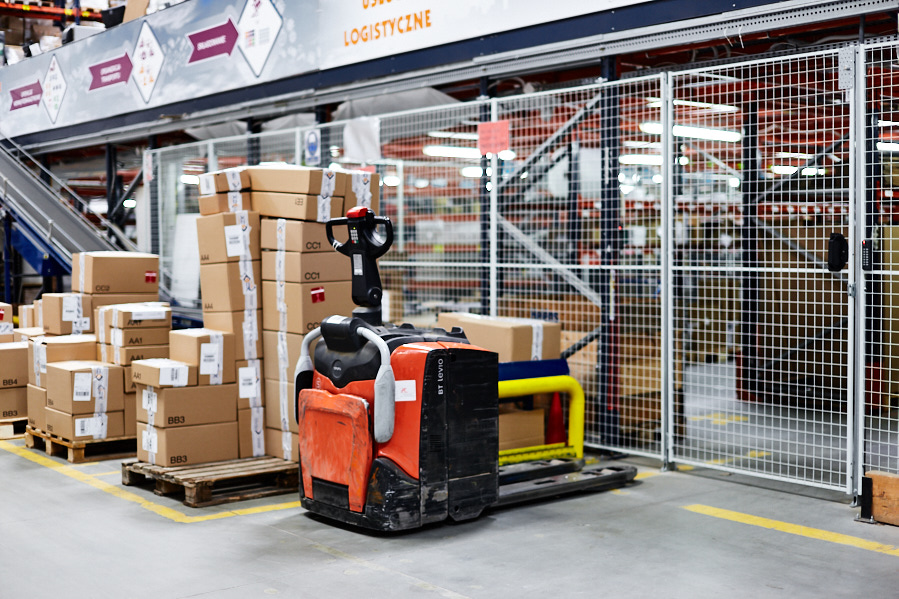 Fulfillment czy własny magazyn – co wybrać dla e-commerce?